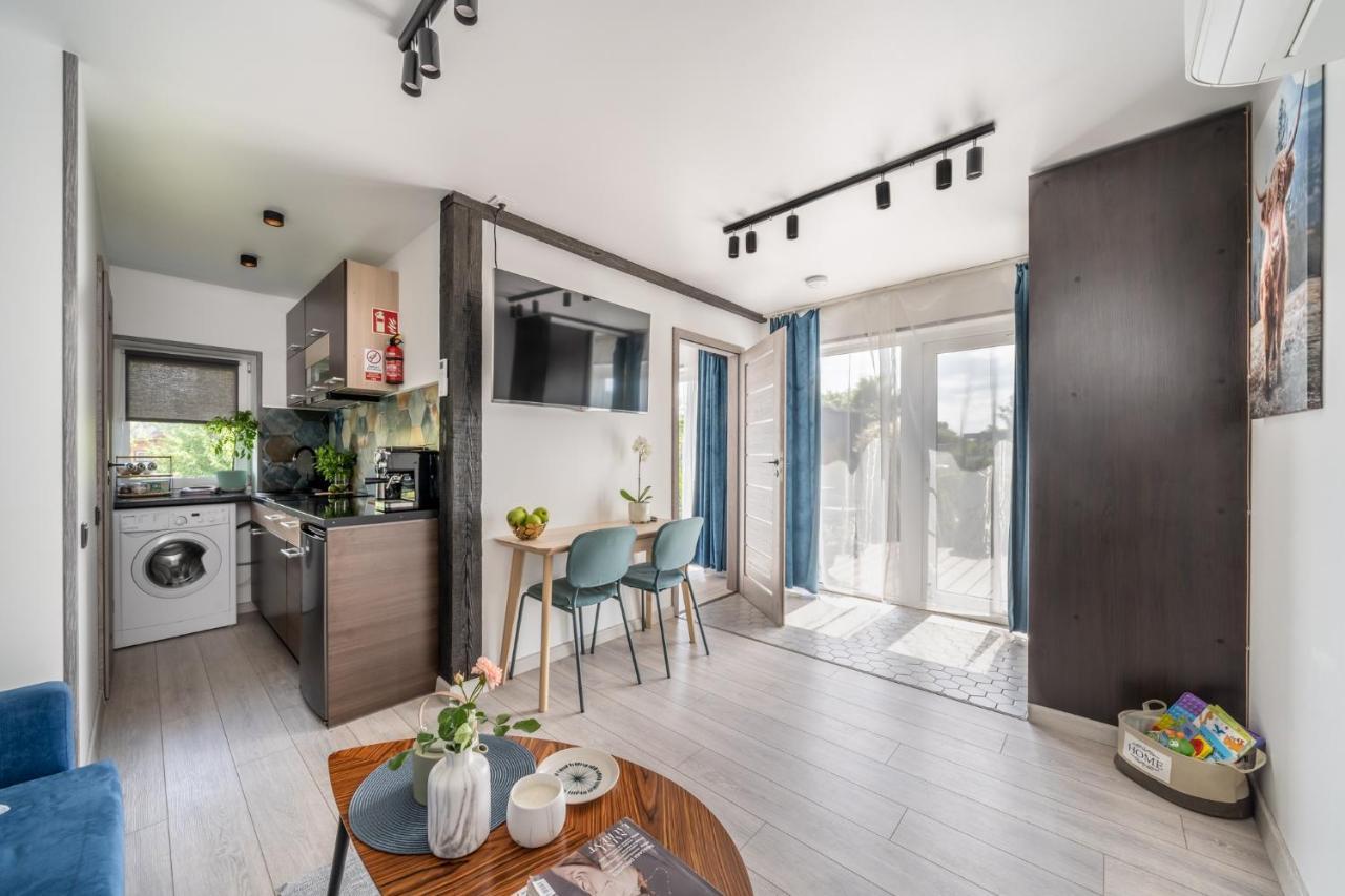 Family Garden House With Free Private Parking & Playground Villa Riga Bagian luar foto