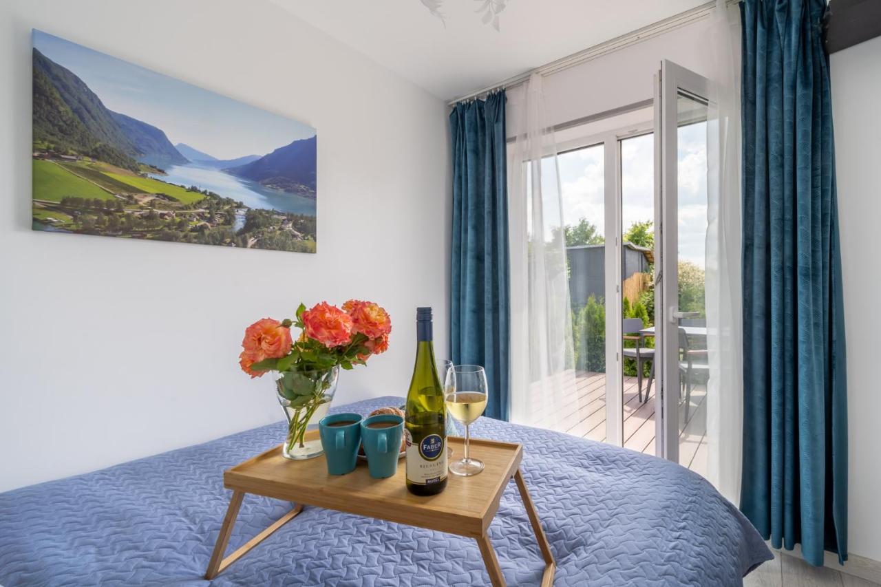 Family Garden House With Free Private Parking & Playground Villa Riga Bagian luar foto