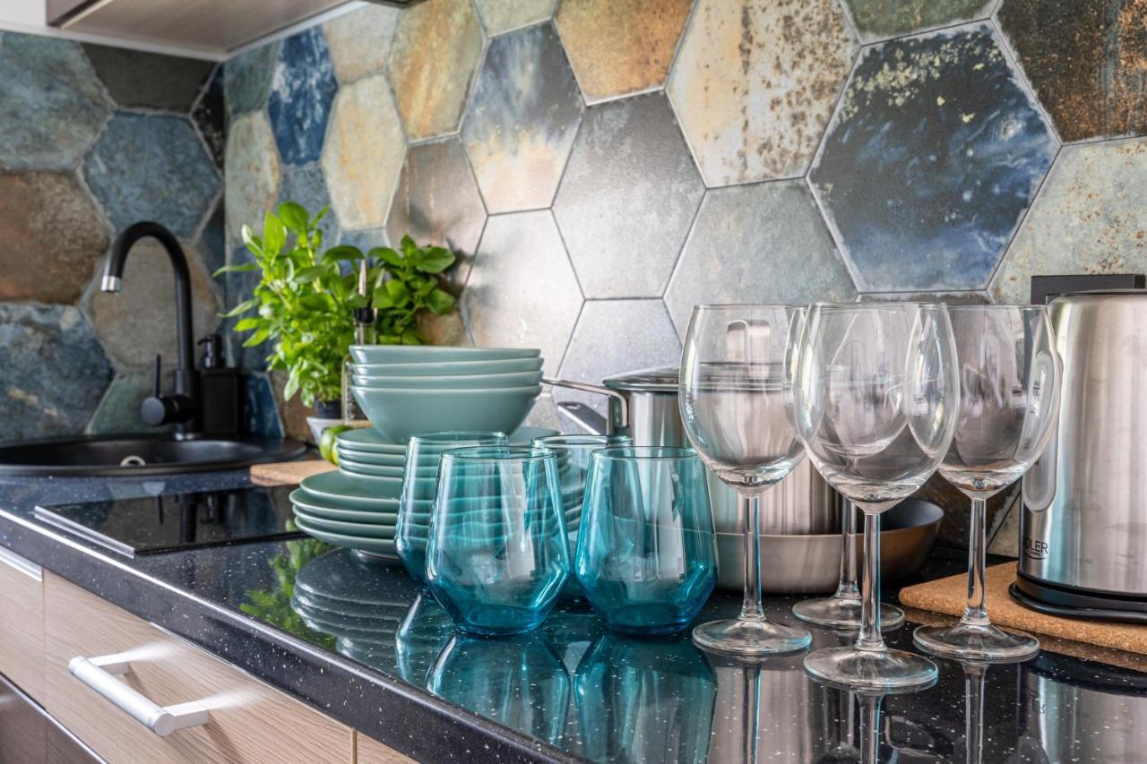 Family Garden House With Free Private Parking & Playground Villa Riga Bagian luar foto