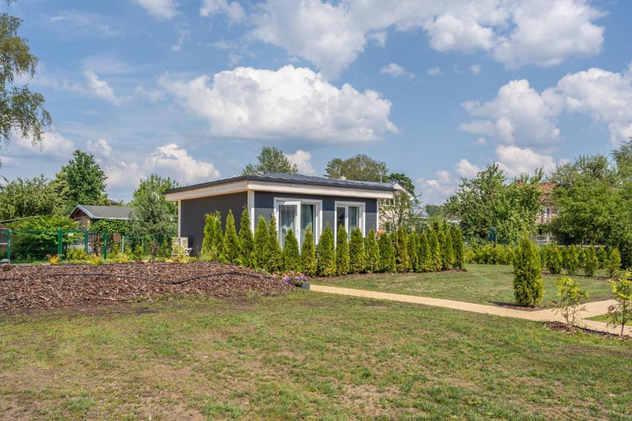 Family Garden House With Free Private Parking & Playground Villa Riga Bagian luar foto