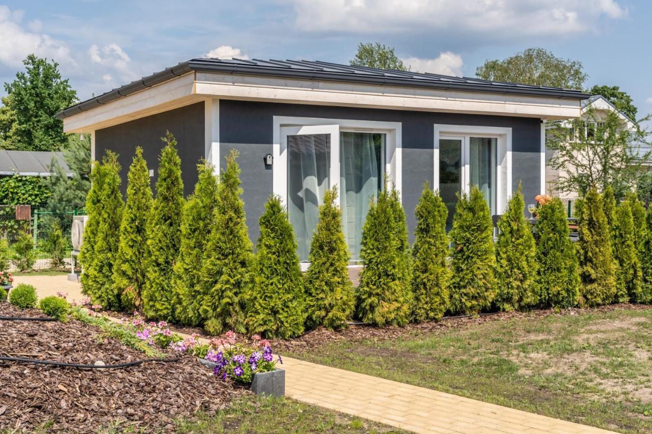 Family Garden House With Free Private Parking & Playground Villa Riga Bagian luar foto